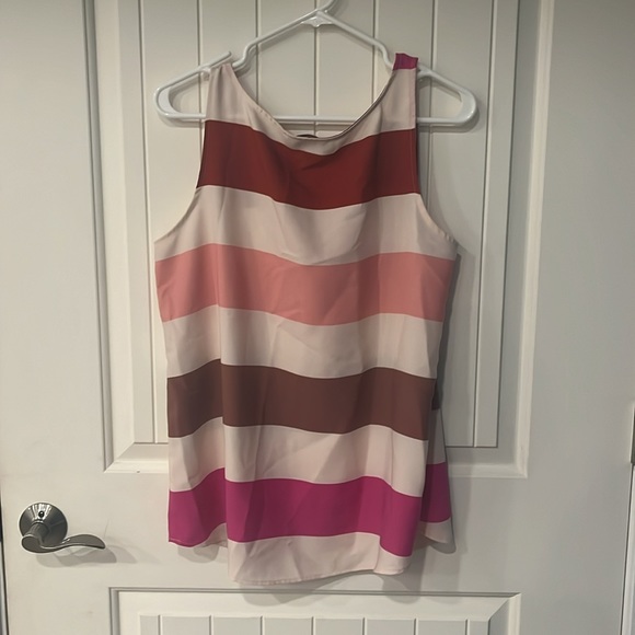 Like new!  Loft Tank! Large! - Picture 3 of 4